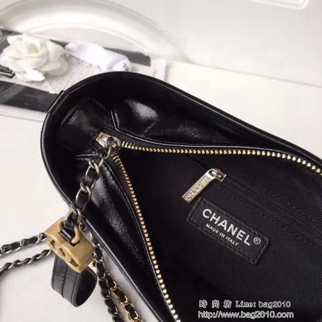 香奈兒CHANEL *Gabrielle 2018巴黎漢堡系列羊毛刺繡簽名流浪包 DSC1002